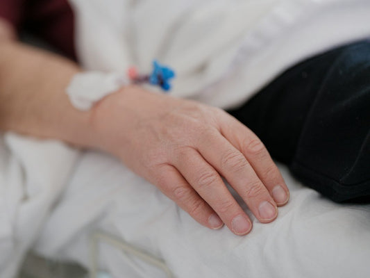 医療機関にアートを飾る効果とは？患者ケアと healing環境を実現する事例 - FROM ARTIST