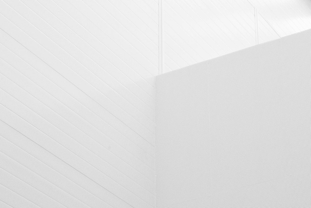 ミニマルアートと現代インテリア|部屋になじむ原画の選び方と飾り方入門 - FROM ARTIST