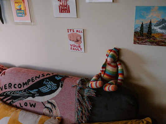 部屋に絵画を飾るメリットとは？失敗しない選び方のポイントを解説 - FROM ARTIST