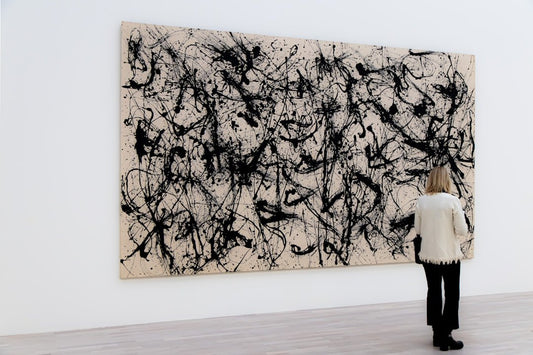 ミニマルアートを取り入れた現代インテリアの魅力と実践方法 - FROM ARTIST