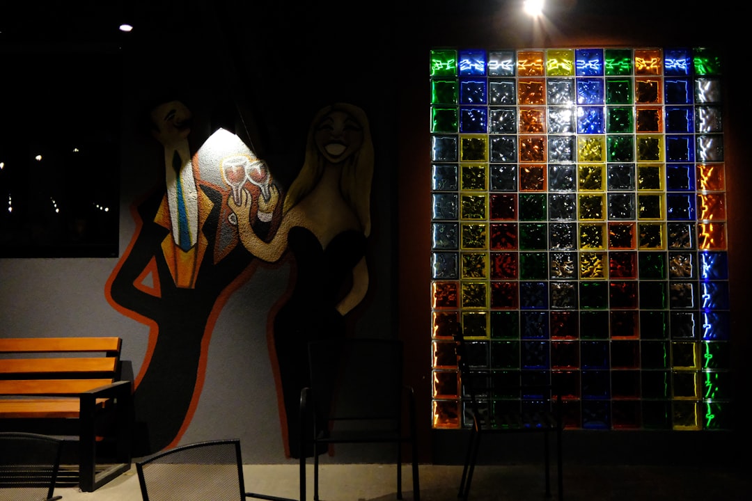 部屋に絵画を飾る5つのメリットと失敗しない選び方【初心者向けガイド】