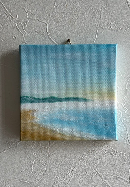 朝の海辺