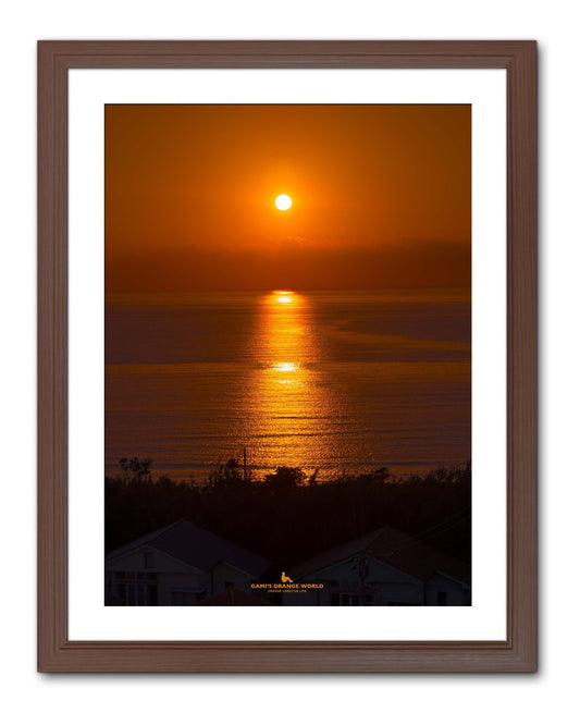 額付アート写真/A3ノビ】SUNSET ON THE IWAI COAST（岩井海岸の夕陽）縦バージョン - FROM ARTIST